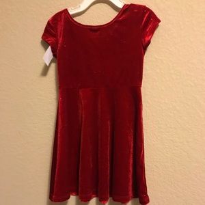 Red holiday dress Size 4T NWT